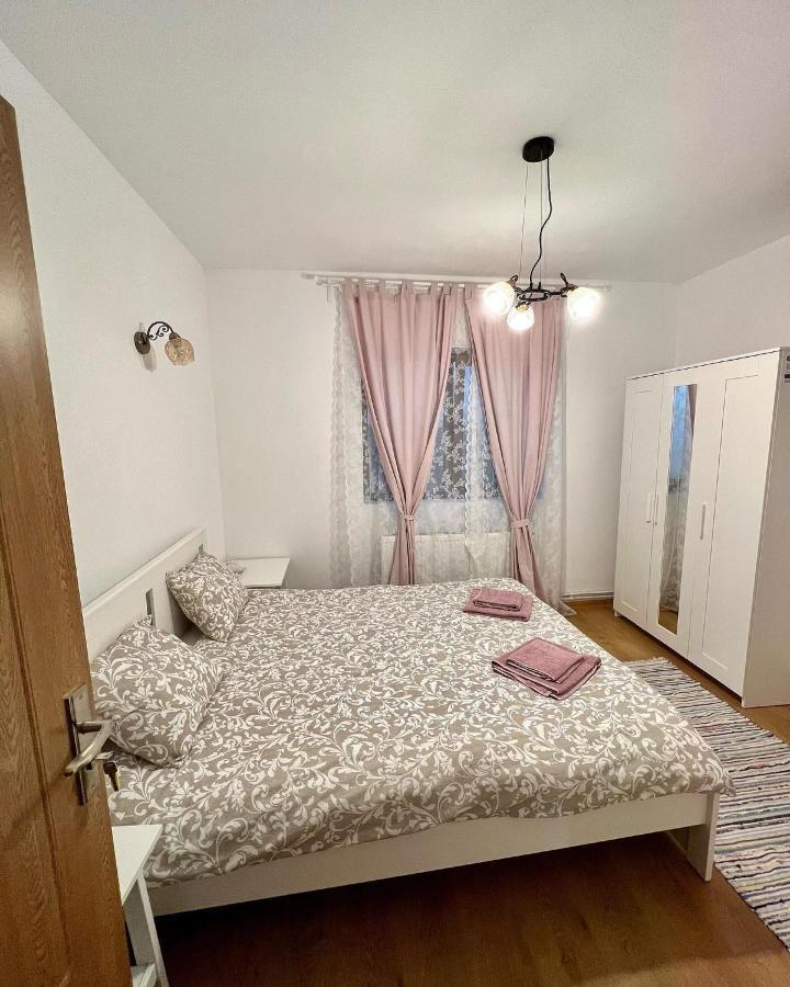 Casuta De La Munte Hotell Sfodea Exteriör bild