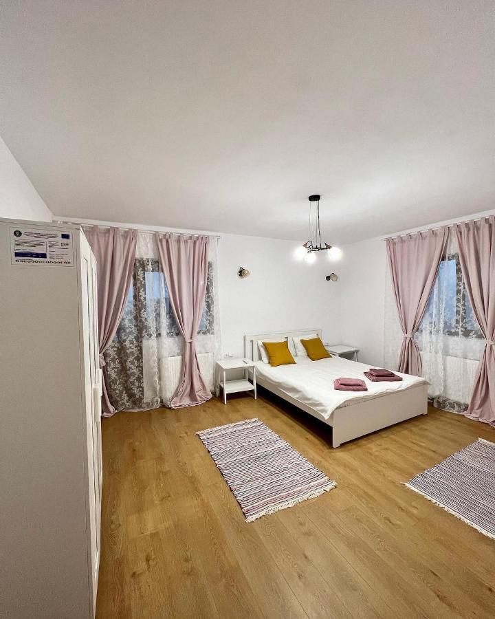 Casuta De La Munte Hotell Sfodea Exteriör bild